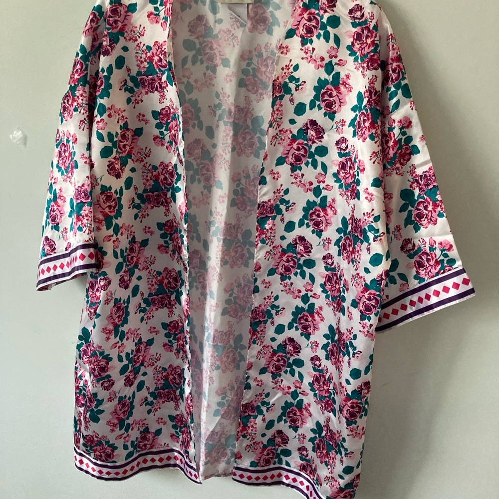 Satin Flowers girl’s 10-12 floral robe